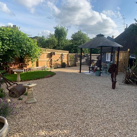 The Shack - Thatched Self Contained Annex Collingbourne Ducis Esterno foto