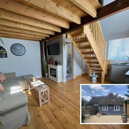 The Shack - Thatched Self Contained Annex Collingbourne Ducis Esterno foto